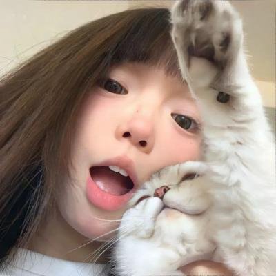 年轻女孩爱过来